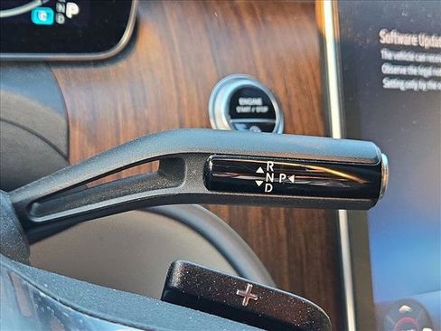 Used 2023 Mercedes-Benz C 300 4MATIC Sedan image 11