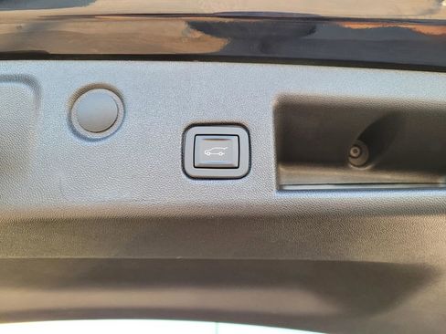 Used 2020 Chevrolet Equinox LT image 14