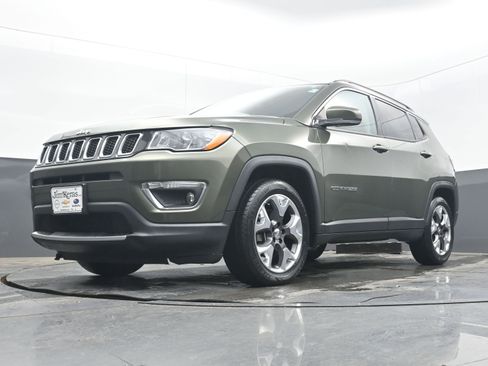 Used 2019 Jeep Compass Limited image 24