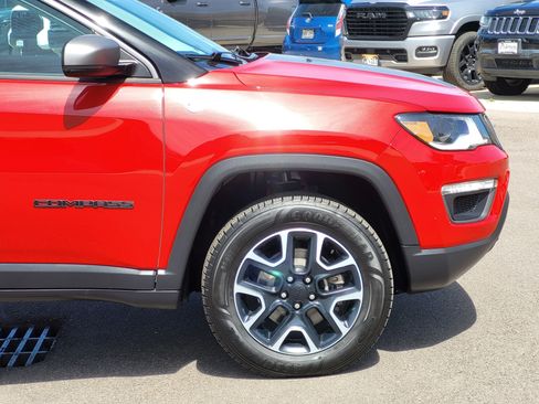 Used 2019 Jeep Compass Trailhawk w/ Leather Interior Group AWD/4WD image 7