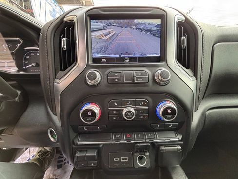 Used 2022 GMC Sierra 1500 Elevation w/ Preferred Package image 14