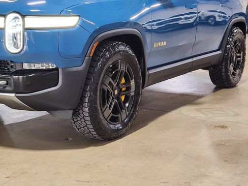 Used 2023 Rivian R1S Adventure AWD/4WD image 14