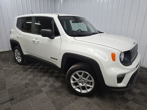 Used 2023 Jeep Renegade Latitude AWD/4WD image 7