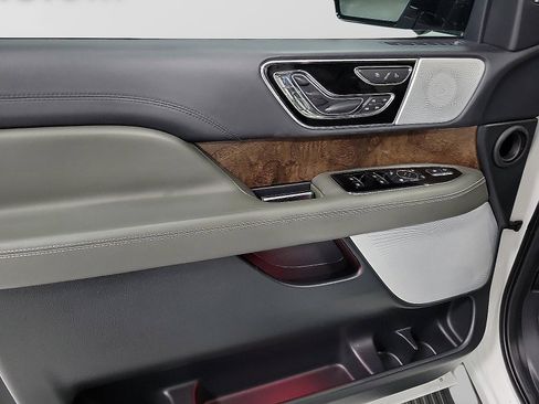 Used 2024 Lincoln Navigator L Black Label image 11