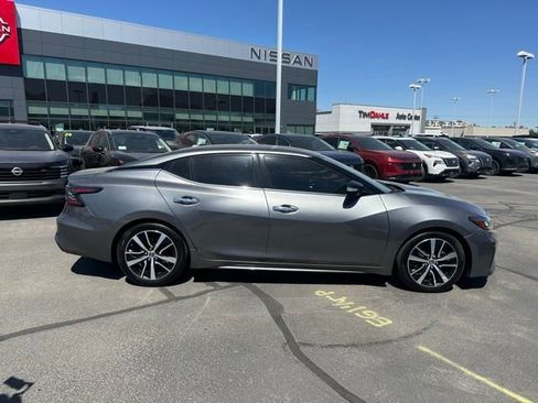 Used 2022 Nissan Maxima SV w/ Floor Mat Group FWD image 12
