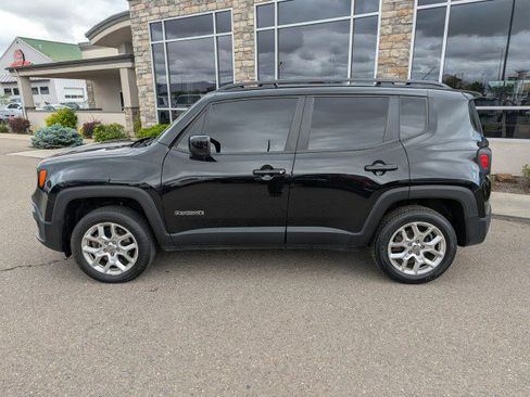 Used 2017 Jeep Renegade Latitude w/ Cold Weather Group AWD/4WD image 2