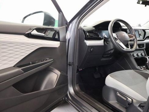 Used 2022 Volkswagen Taos S image 8