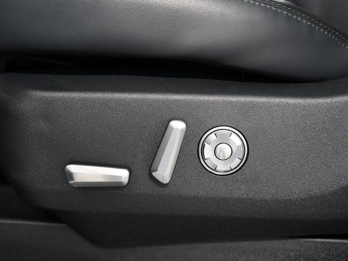 Used 2025 Lincoln Navigator L Reserve AWD/4WD image 18