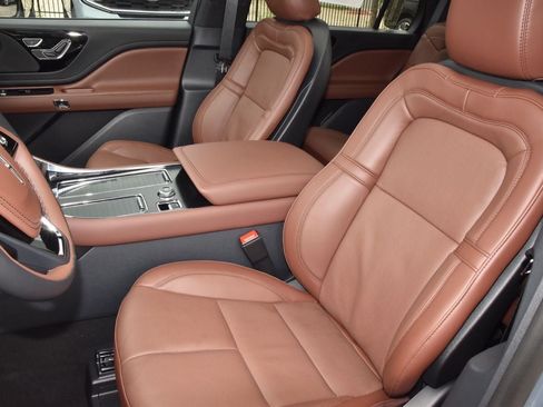 New 2026 Lincoln Aviator Reserve w/ Jet Appearance Package RWD image 33