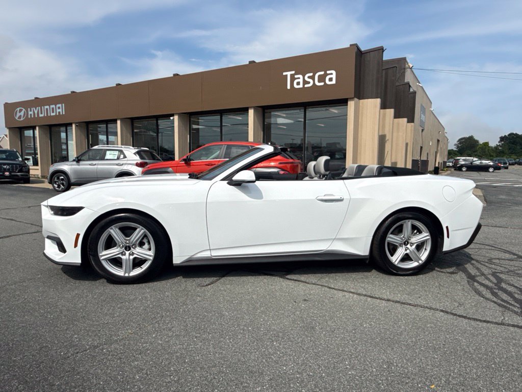 Used 2026 Ford Mustang Premium RWD image 14