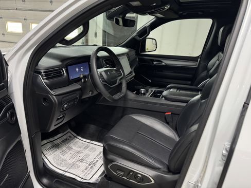 Used 2024 Jeep Wagoneer Series II image 14