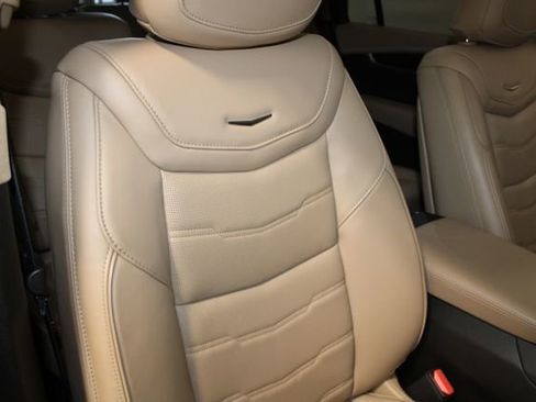 Certified 2025 Cadillac XT6 Sport w/ Platinum Package AWD/4WD image 33
