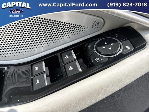 Used 2025 Ford Explorer Platinum w/ Ultimate Package AWD/4WD image 21