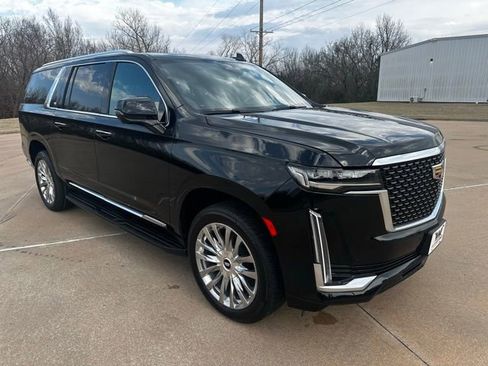 Used 2023 Cadillac Escalade ESV Premium Luxury image 7