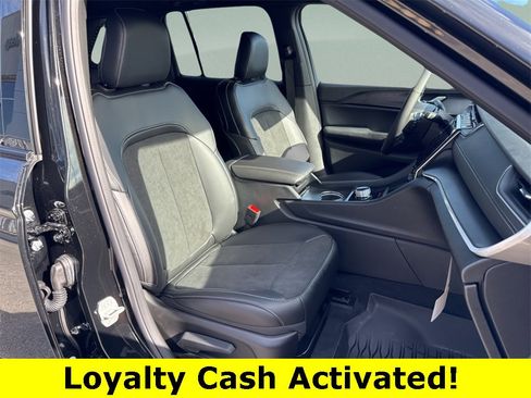 New 2025 Jeep Grand Cherokee Laredo image 38