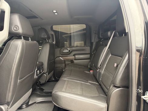 Used 2022 GMC Sierra 2500 Denali w/ Denali Black Diamond Edition AWD/4WD image 37