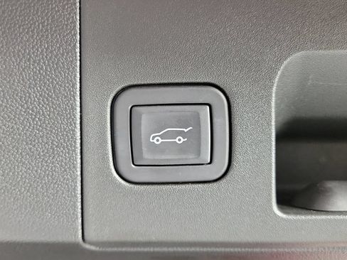 Used 2024 Cadillac XT5 Premium Luxury w/ LPO, Floor Liner Package FWD image 9