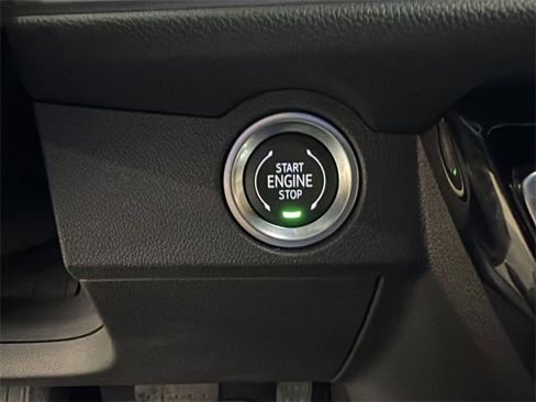 Certified 2025 Chevrolet Traverse LT image 18