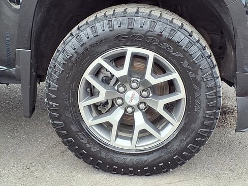 Used 2022 GMC Canyon AT4 image 9