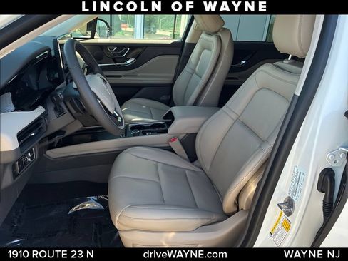Certified 2023 Lincoln Corsair AWD image 12