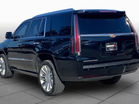 Used 2016 Cadillac Escalade Platinum AWD/4WD image 12