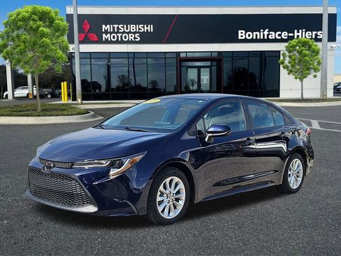 Used 2021 Toyota Corolla LE w/ LE Convenience Package image 2