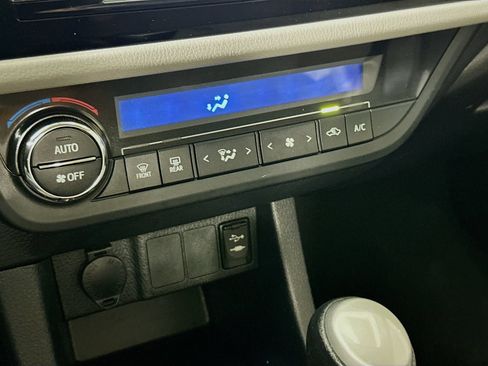 Used 2015 Toyota Corolla LE FWD image 16