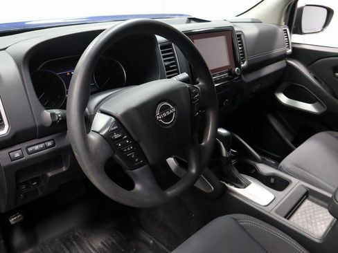 Certified 2022 Nissan Frontier SV image 25