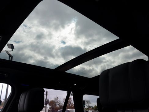 Used 2019 Land Rover Range Rover Supercharged image 14