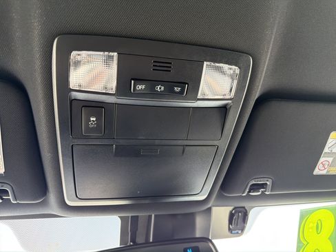 Used 2018 Toyota Tacoma TRD Sport AWD/4WD image 30