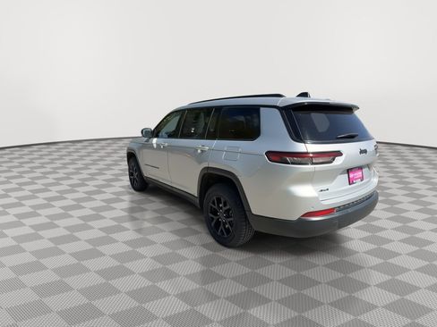 Used 2024 Jeep Grand Cherokee L Laredo AWD/4WD image 6