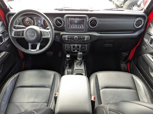 Used 2018 Jeep Wrangler Unlimited Sahara image 15