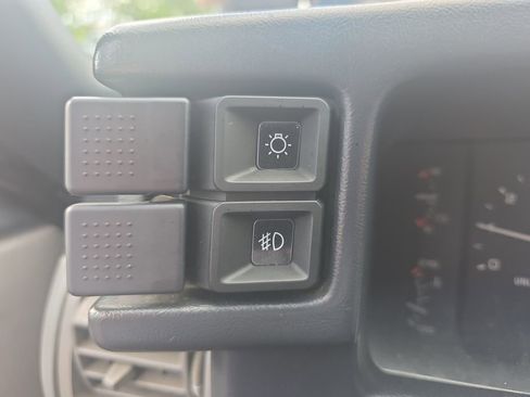 Used 1987 Ford Mustang GT RWD image 25