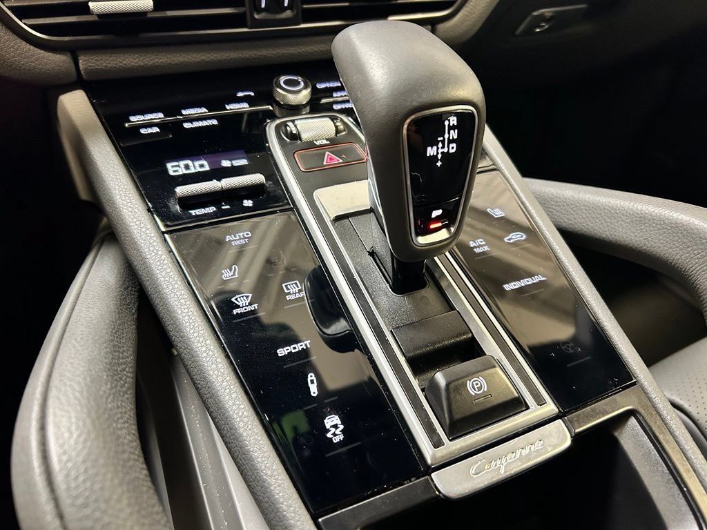 Certified 2020 Porsche Cayenne AWD/4WD image 22