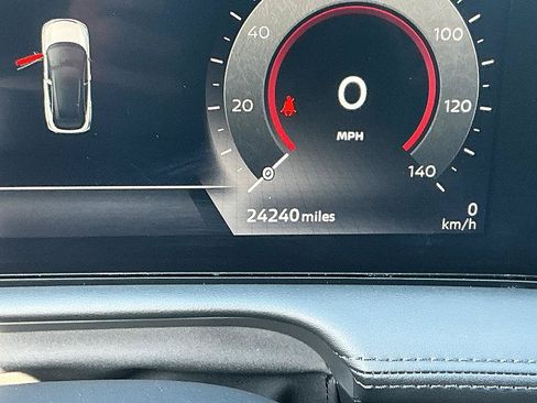 Certified 2023 Nissan Ariya FWD image 15