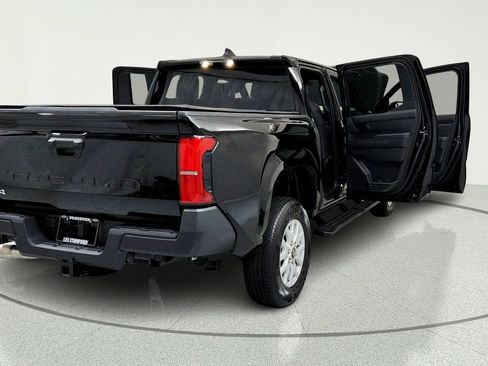 Used 2025 Toyota Tacoma SR AWD/4WD image 12