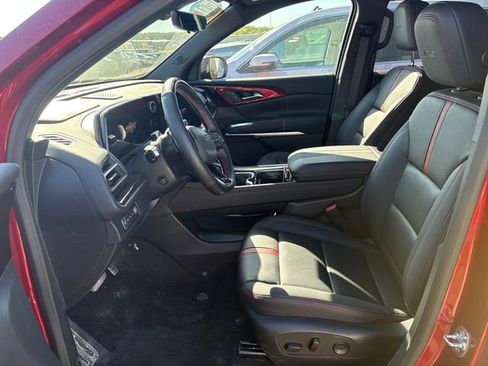 Used 2026 Chevrolet Traverse RS w/ LPO, Floor Liner Package AWD/4WD image 7