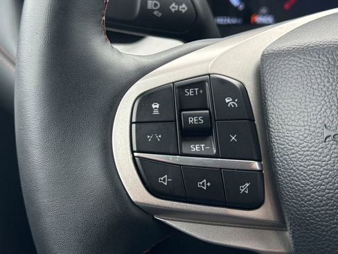 Used 2025 Ford Explorer Active w/ Active Comfort Package AWD/4WD image 27