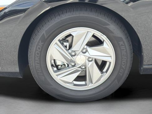 Certified 2026 Hyundai Elantra SE w/ Cargo Package FWD image 29