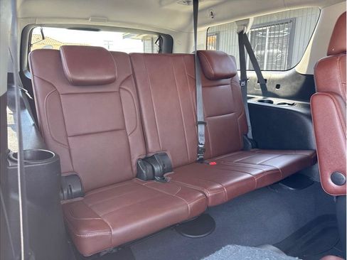 Used 2019 Chevrolet Suburban Premier w/ Premier Plus Edition AWD/4WD image 33