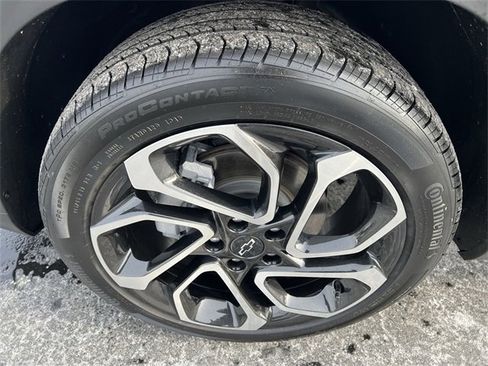 Certified 2024 Chevrolet Trax RS w/ Driver Confidence Package image 16