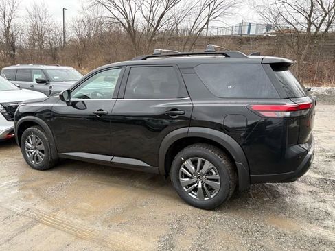 New 2026 Nissan Pathfinder SV image 5