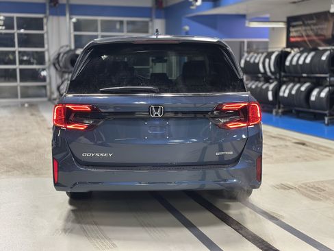 New 2026 Honda Odyssey Touring image 5
