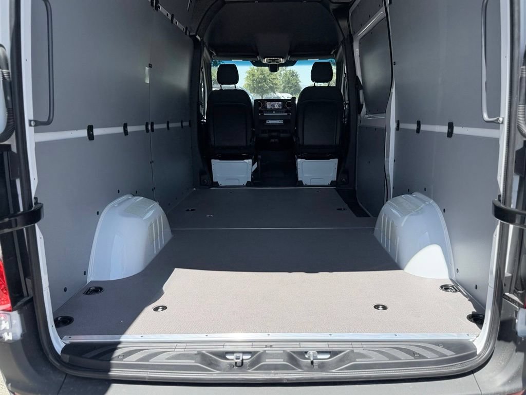 New 2026 Mercedes-Benz Sprinter 2500 image 15