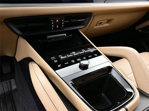 Used 2025 Porsche Cayenne E-Hybrid image 11