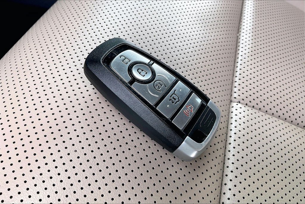 Used 2022 Ford Expedition Max XLT RWD image 36