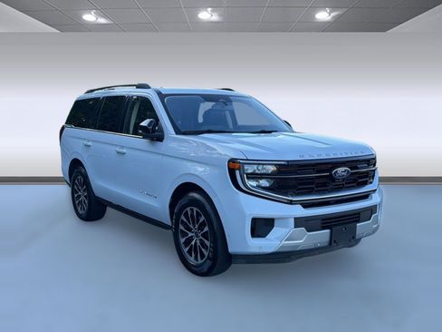 Used 2025 Ford Expedition Platinum AWD/4WD image 7