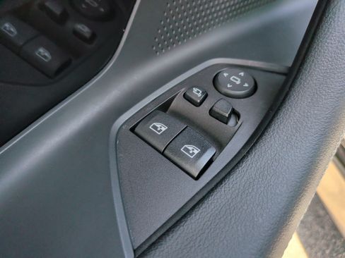 Used 2024 BMW 230i Coupe w/ Premium Package RWD image 27