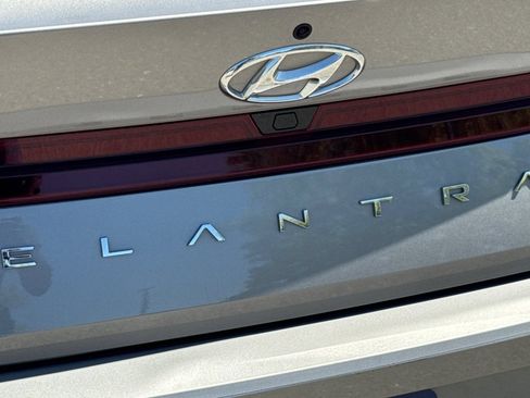 Used 2021 Hyundai Elantra SEL w/ Convenience Package FWD image 31