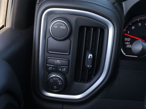 Used 2020 Chevrolet Silverado 1500 LT w/ Texas Edition image 22